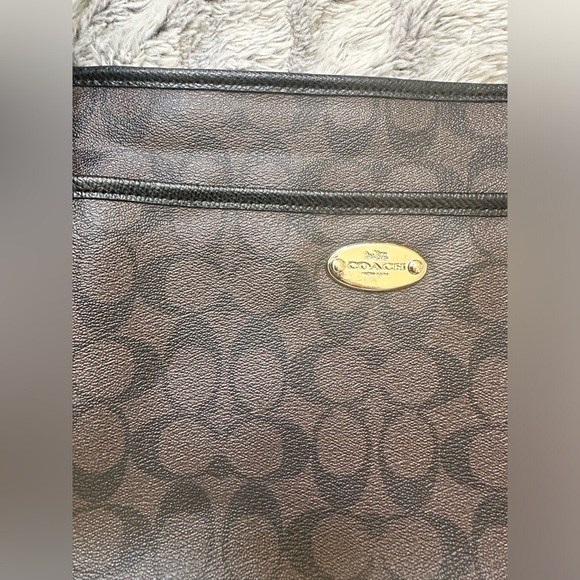 Authentic Coach Medium/Large Crossbody Blk & Brown - Picture 8 of 8